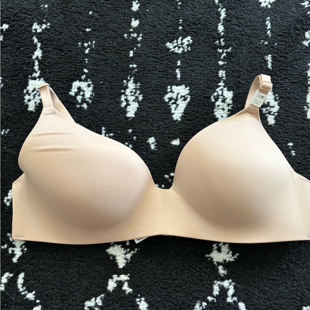 PINK Wear Everywhere Lightly Lined Wireless Bra